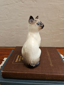 25 08 Vintage Beswick Siamese Cat Figurine