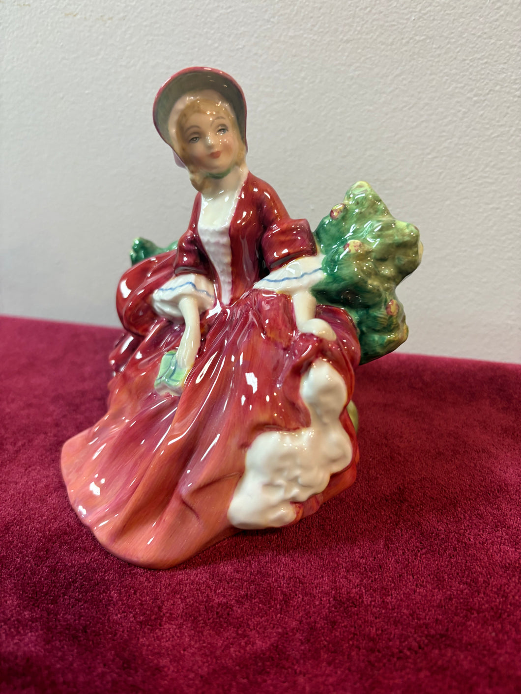 Royal Doulton Figurine Lydia HN 1908 42502